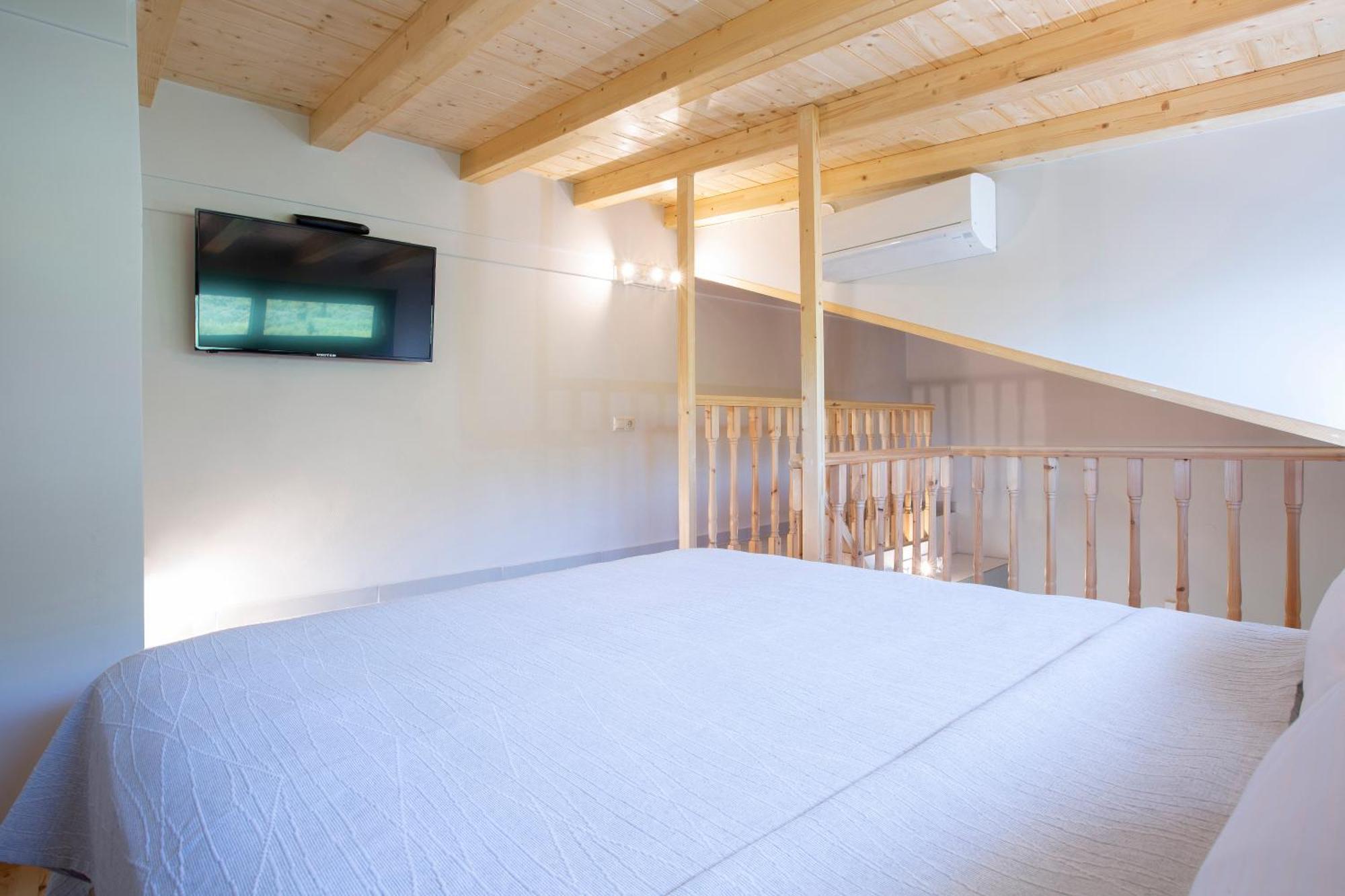 Zisis Suites ニドリ エクステリア 写真